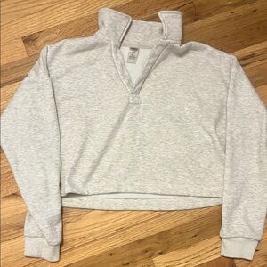 NWOT Mono B Light Gray Cropped 1/4 V-Neck Pullover Sweater Size L